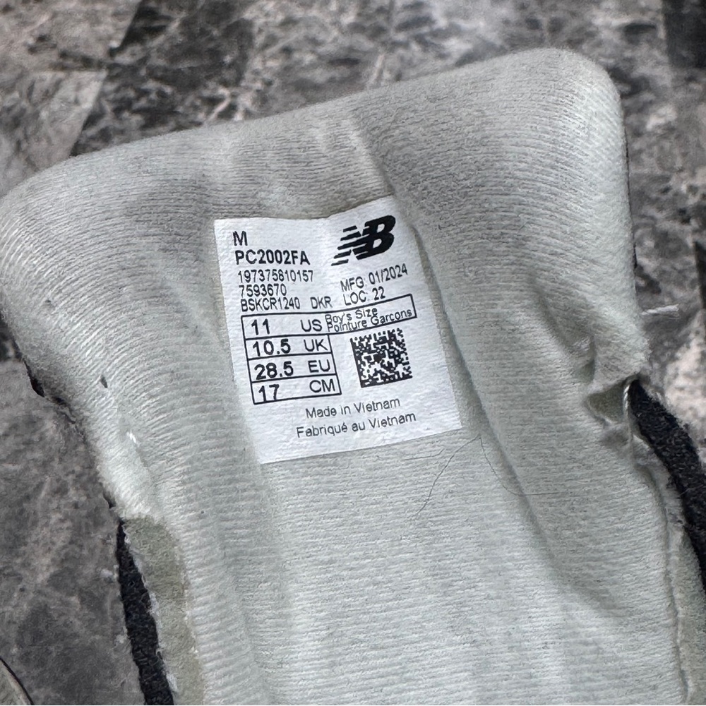 New Balance 2002R  Sneakers Size 11 Boys - Picture 6 of 14